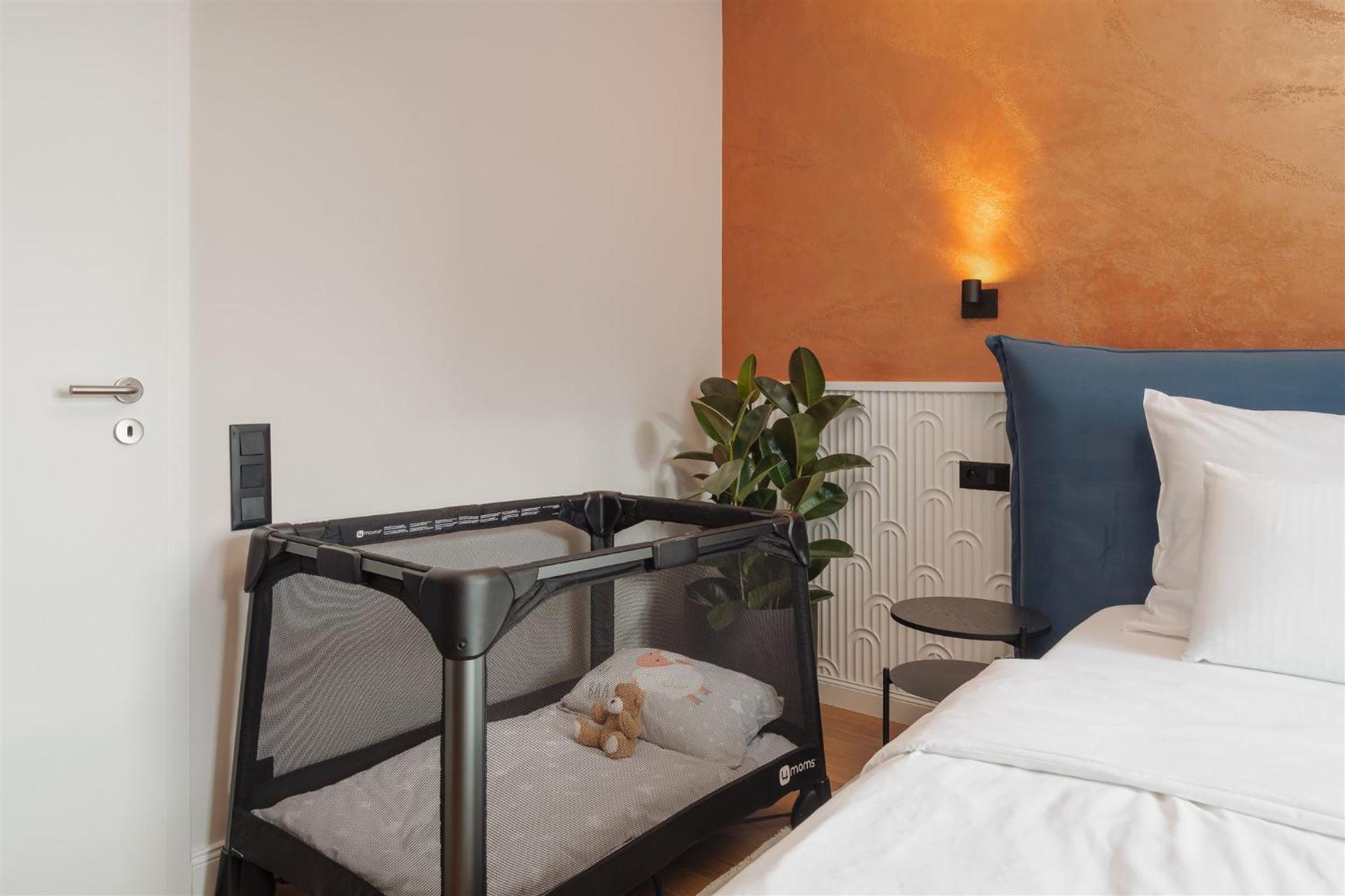 Luxury Sunny Home - Garage Parking, Metro, Balcony, Ps5 With Games Prague Extérieur photo