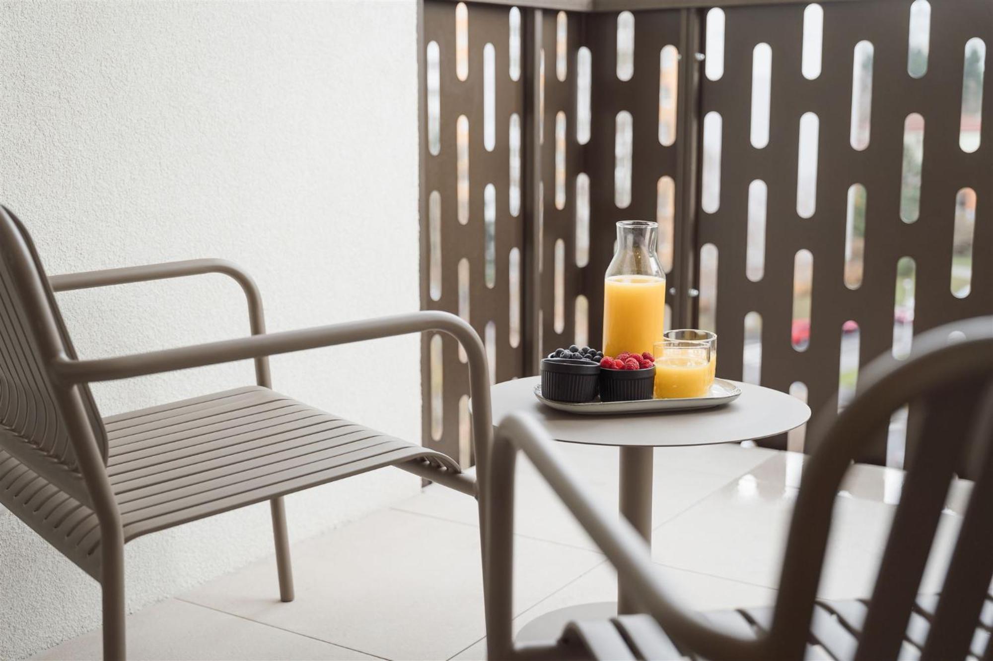 Luxury Sunny Home - Garage Parking, Metro, Balcony, Ps5 With Games Prague Extérieur photo